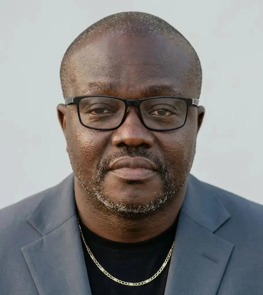 Portrait — Dr Charles P. MAKOUTODE, Chef de département