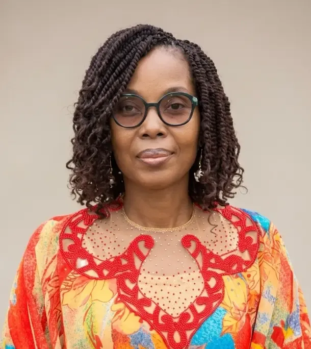 Portrait — Pr. Yolaine GLELE AHANHANZO, Directrice